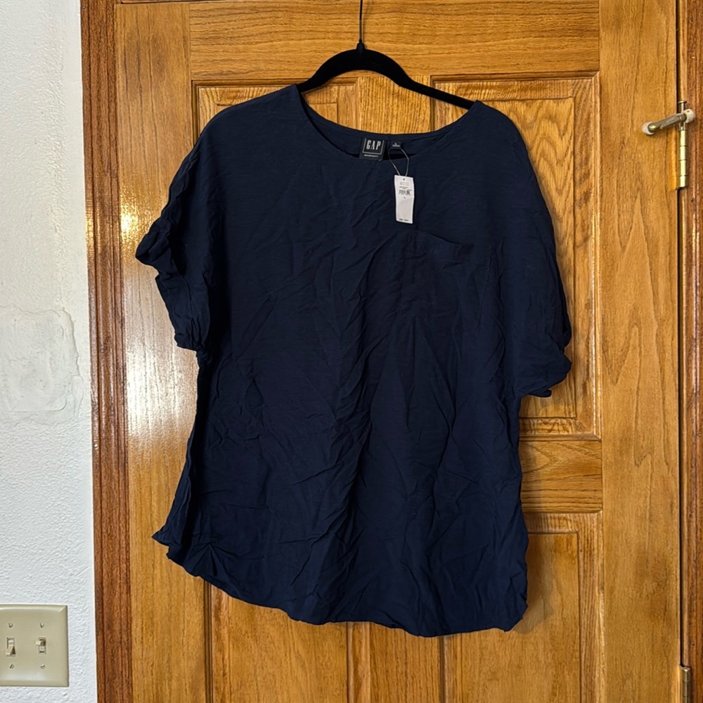 NWT Gap Maternity Top
